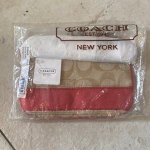 NWT Coach Large Coin Purse/Wallet